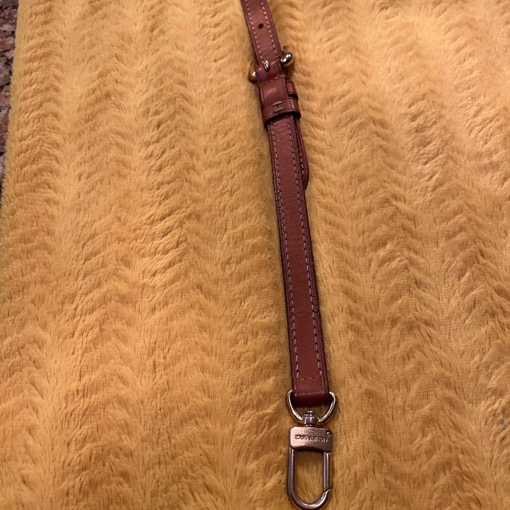 Authentic LOUIS VUITTON Adjustable Shoulder Strap Leather - Picture 10 of 17